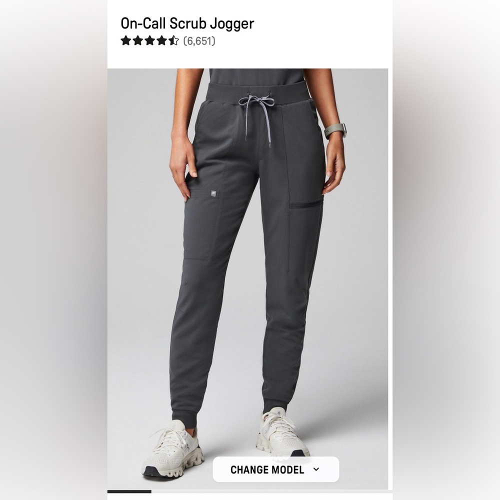 Fabletics Scrub Set Onyx Color - Picture 9 of 12